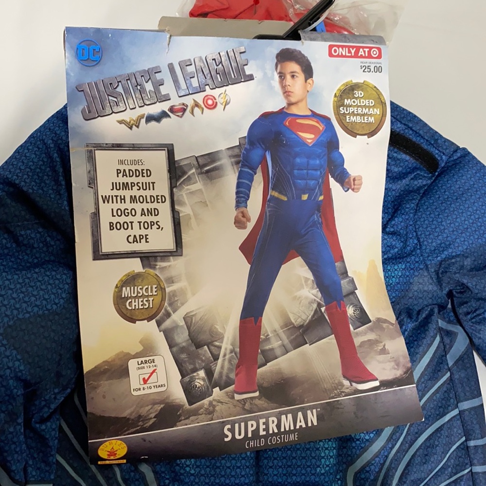 New Superman Halloween costume size 8-10